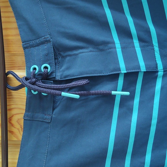 Vineyard Vines Mens Board Shorts - Picture 3 of 5